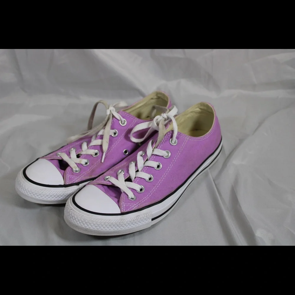 converse - Picture 1 of 4